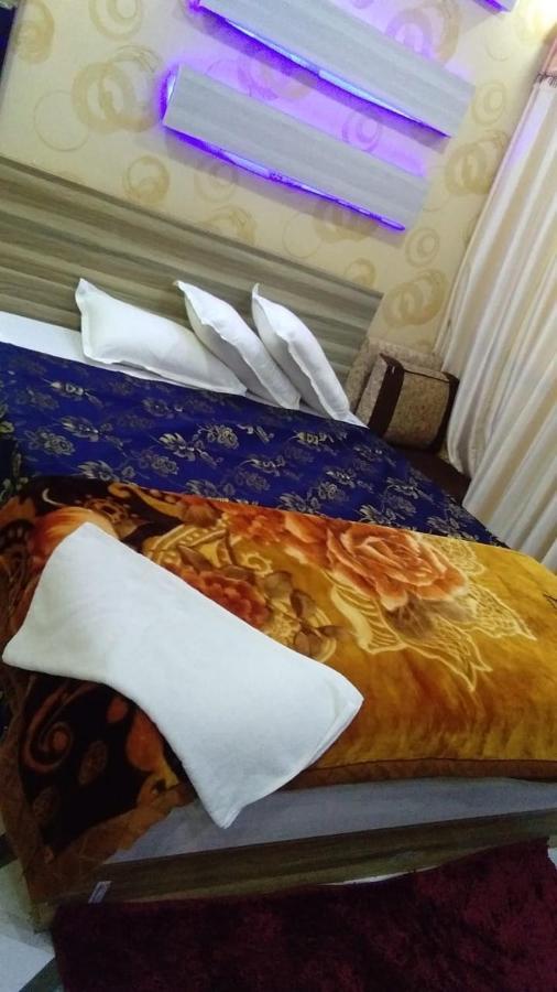 Hotel Rajmahal Tarapith Kültér fotó
